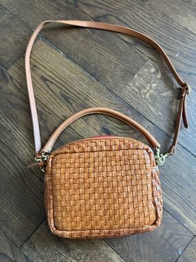 Midi sac and shortie strap - woven crossbody cognac